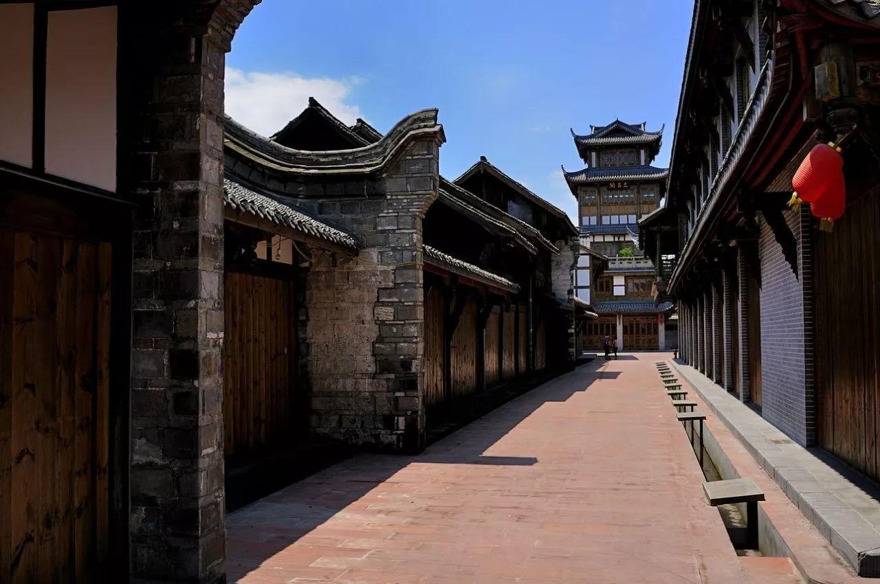 了解谁知道,站久了膝盖疼怎么回事?平台,即时解答你的各种问题
